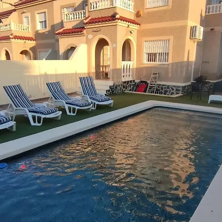 Adosado Con Piscina A 10 Minutos De * Alicante