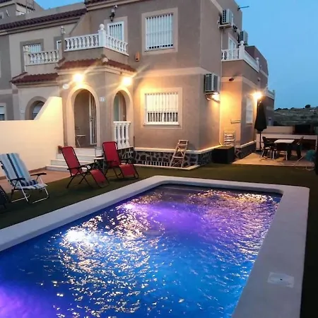 Adosado Con Piscina A 10 Minutos De Alicante
