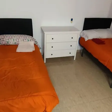 Adosado Con Piscina A 10 Minutos De * 阿利坎特