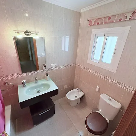 Adosado Con Piscina A 10 Minutos De Alicante