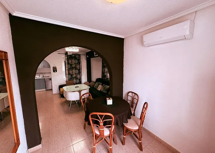 Adosado Con Piscina A 10 Minutos De Alicante