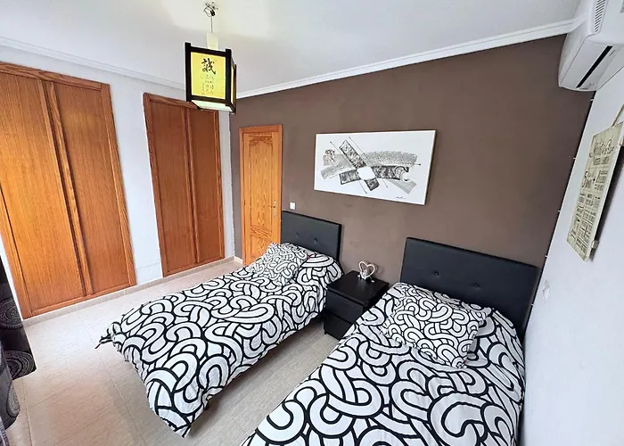 Adosado Con Piscina A 10 Minutos De Alicante